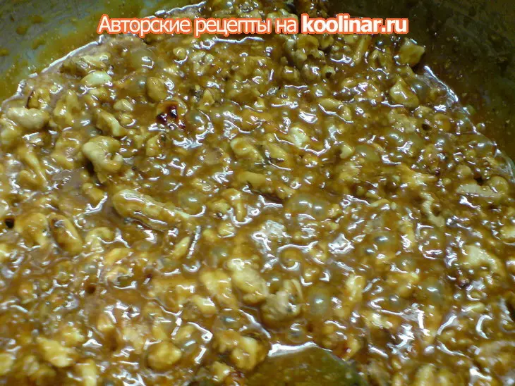 Яблочный пирог-крамбл с карамелизированными орехами: шаг 4