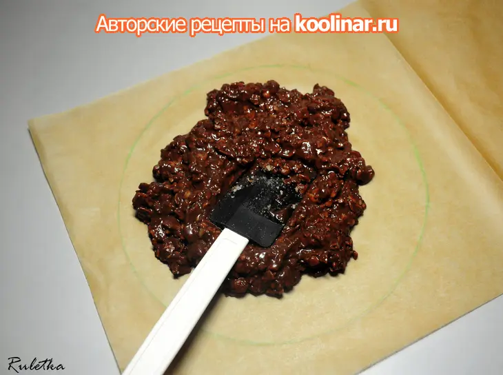 Торт с банановым муссом и хрусткой шоколадно-ореховой прослойкой "галлея": шаг 12