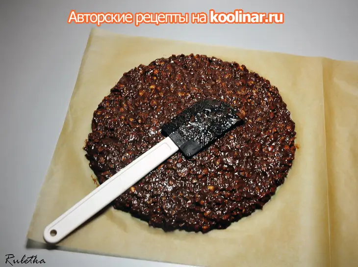 Торт с банановым муссом и хрусткой шоколадно-ореховой прослойкой "галлея": шаг 13