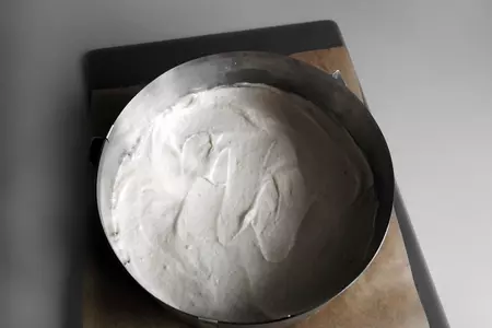 Торт с банановым муссом и хрусткой шоколадно-ореховой прослойкой "галлея": шаг 21