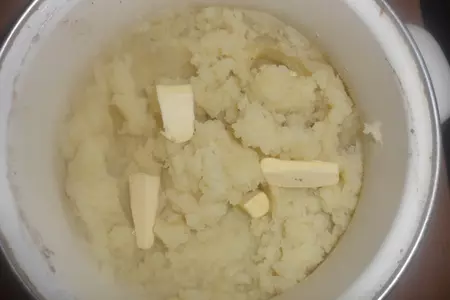 Картофель герцогиня (pommes duchesse): шаг 2