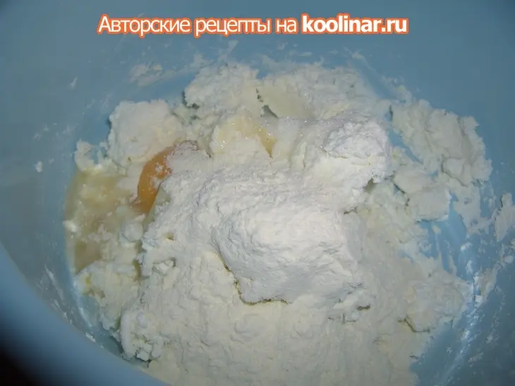Творожные оладьи с луком: шаг 3