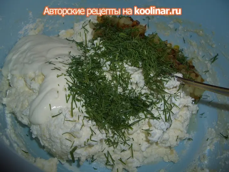 Творожные оладьи с луком: шаг 4