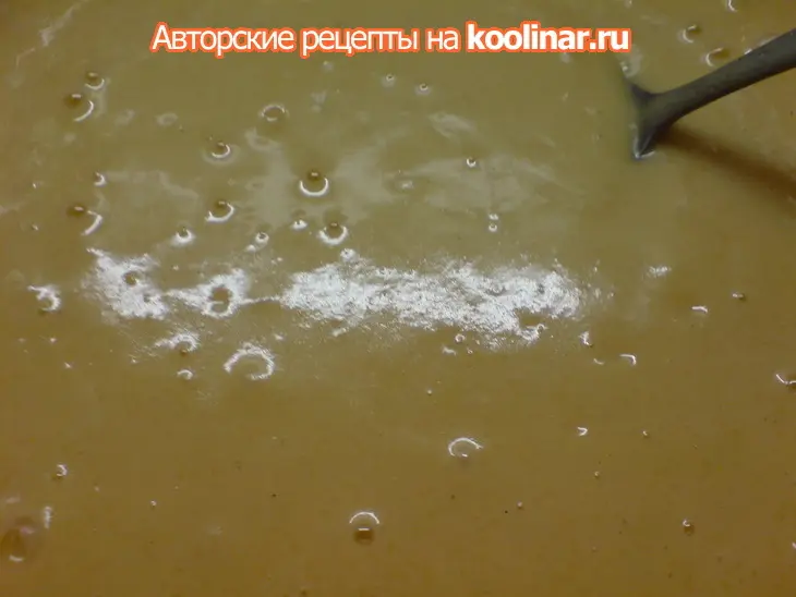 Пасхальные кексы с яичным ликёром: шаг 1
