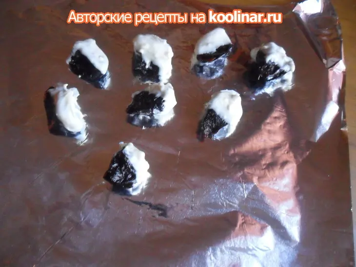 Торт-пирог с черносливом: шаг 6