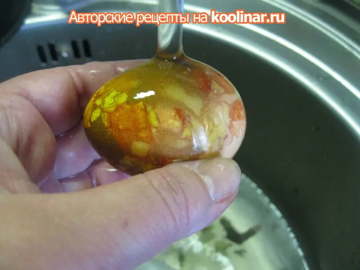 Пасхальные яйца "мраморные крашенки".: шаг 5