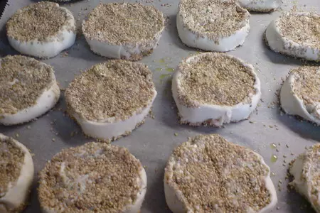 Рулетики из индейки в слоёном тесте и кунжуте/закусочно-перекусочные: шаг 7