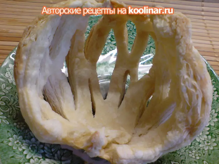 Корзинки из слоёного теста как декорация для салатов и десертов: шаг 1
