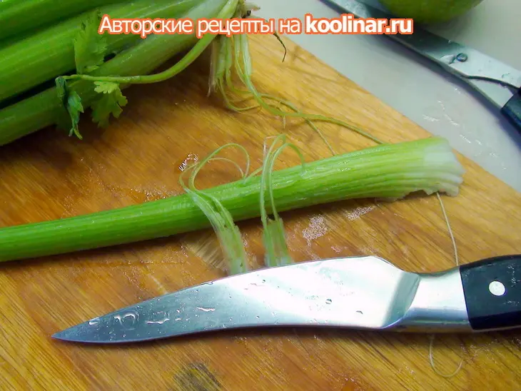 Салат вальдорф с орешками пекан.: шаг 2