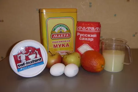 Оладьи на сыворотке с яблоками: шаг 1