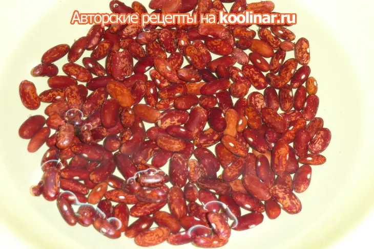 Щи из молодой капусты с фасолью и мясом птицы: шаг 1