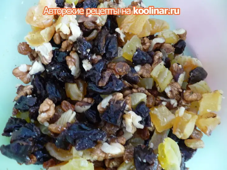 Кекс морковный с сухофруктами и орехами: шаг 2