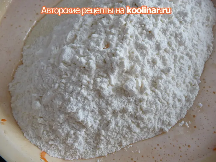 Кекс морковный с сухофруктами и орехами: шаг 3