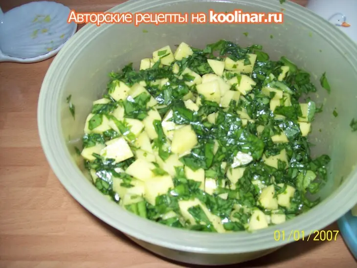 Вареники с сырой картошкой и черемшой на пару.: шаг 4