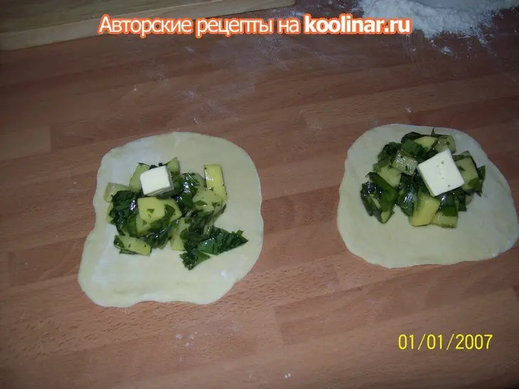 Вареники с сырой картошкой и черемшой на пару.: шаг 5