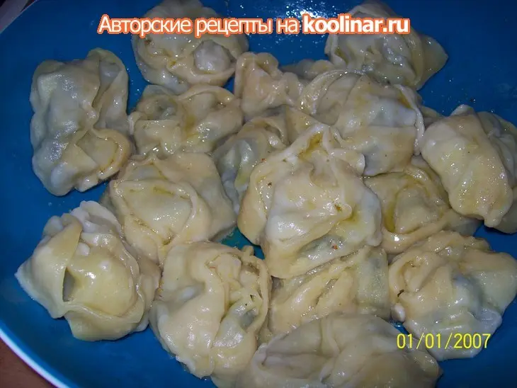 Вареники с сырой картошкой и черемшой на пару.: шаг 8