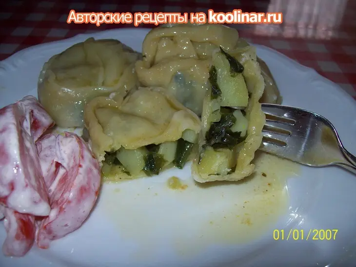 Вареники с сырой картошкой и черемшой на пару.: шаг 9