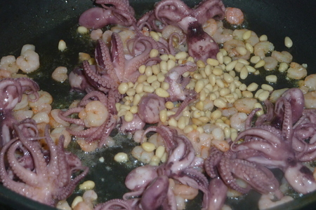 Салат из морепродуктов с кедровыми орешками и пармезаном - 2 ( флэшмоб нхзс): шаг 3