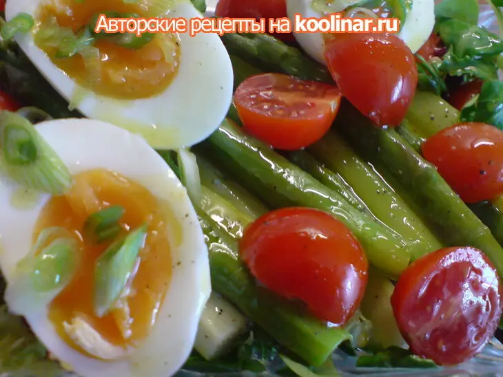 Салат из зелёной спаржи, помидорок и яиц: шаг 5