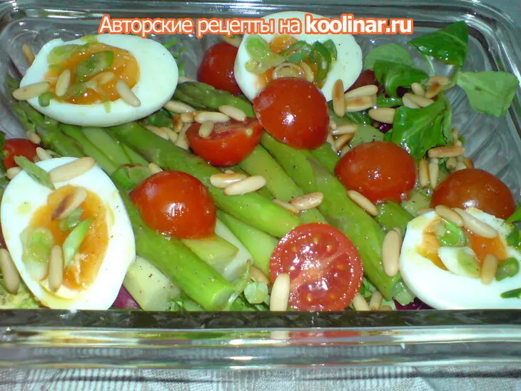 Салат из зелёной спаржи, помидорок и яиц: шаг 6