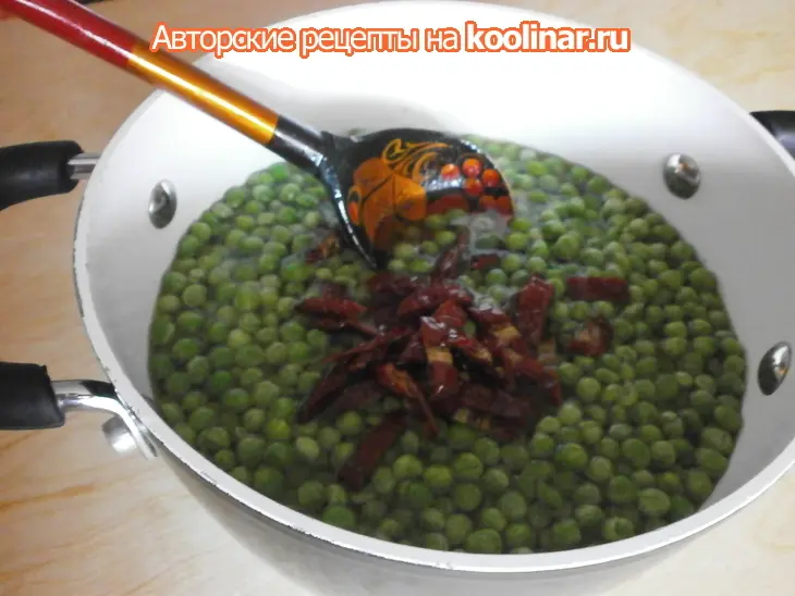 Фаршированные кальмары "лодочки" с гарниром: шаг 3