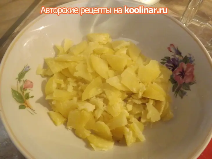 Салат с печенью трески на ужин: шаг 1