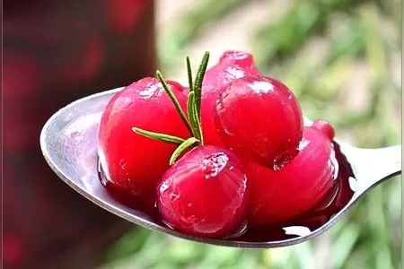 Маринованный жемчужный лук: шаг 1