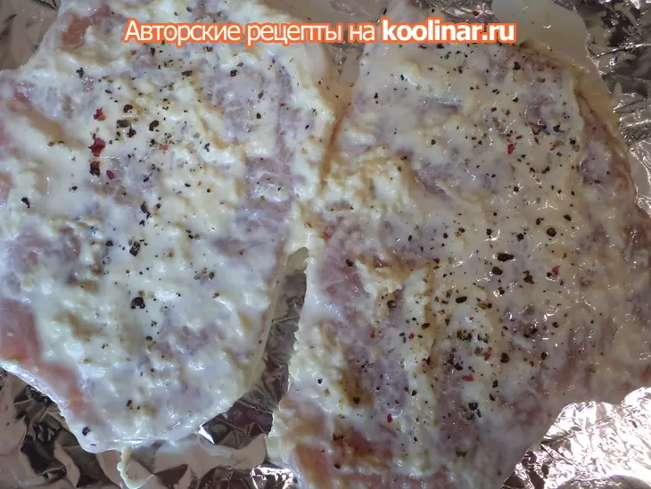Свинина с имбирем запеченная с ананасами, курагой и сыром!: шаг 3