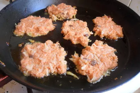 Оладьи с яблоками и морковью: шаг 6