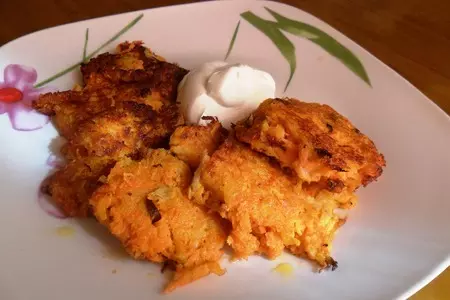 Оладьи с яблоками и морковью: шаг 7