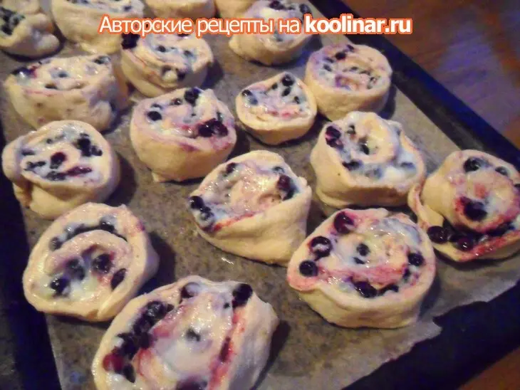 Плюшки с кремом патисьер и смородиной (дуэль): шаг 10