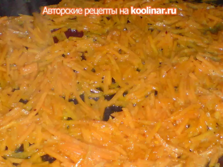 Сырники с морковью,изюмом и тыквенными семечками из духовки: шаг 3