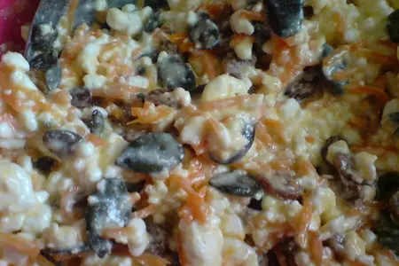 Сырники с морковью,изюмом и тыквенными семечками из духовки: шаг 5