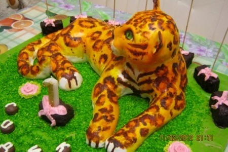 Торт "леопард" подарок для любимой дочери на годик + дуэль "мастичный 3д торт": шаг 14
