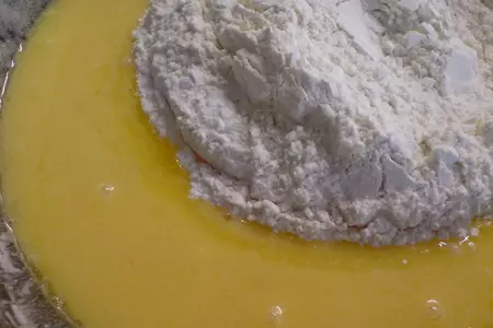 Влажный лимонный пирог: шаг 2