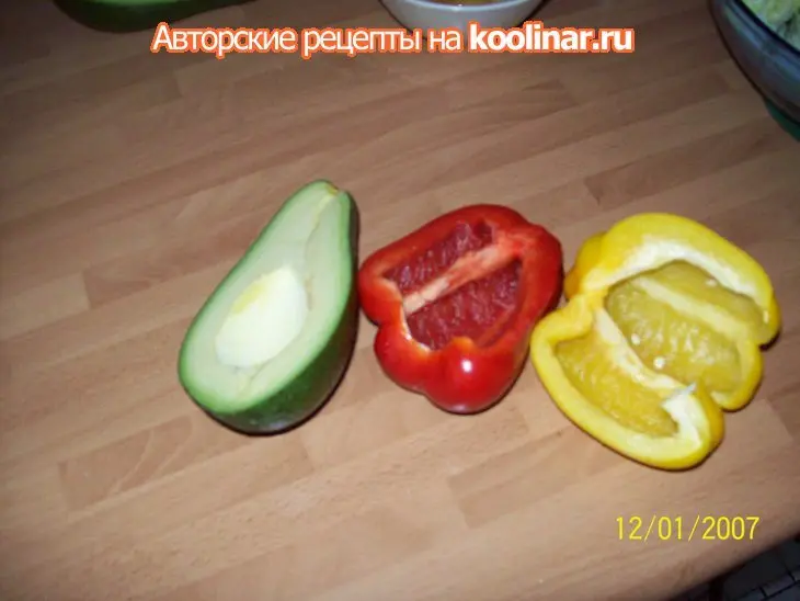 Салат с авокадо и тунцом.: шаг 3