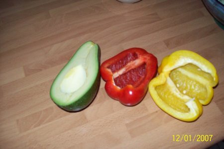 Салат с авокадо и тунцом.: шаг 3