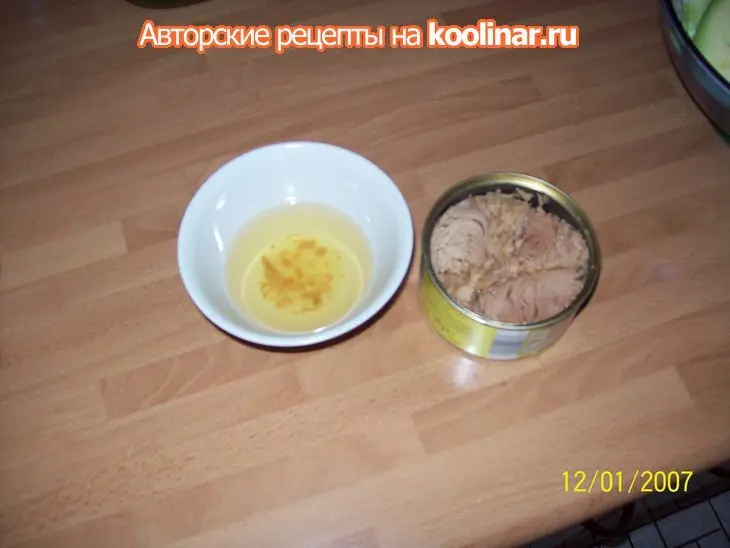 Салат с авокадо и тунцом.: шаг 4