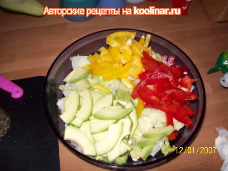 Салат с авокадо и тунцом.: шаг 6