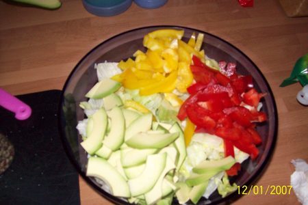 Салат с авокадо и тунцом.: шаг 6