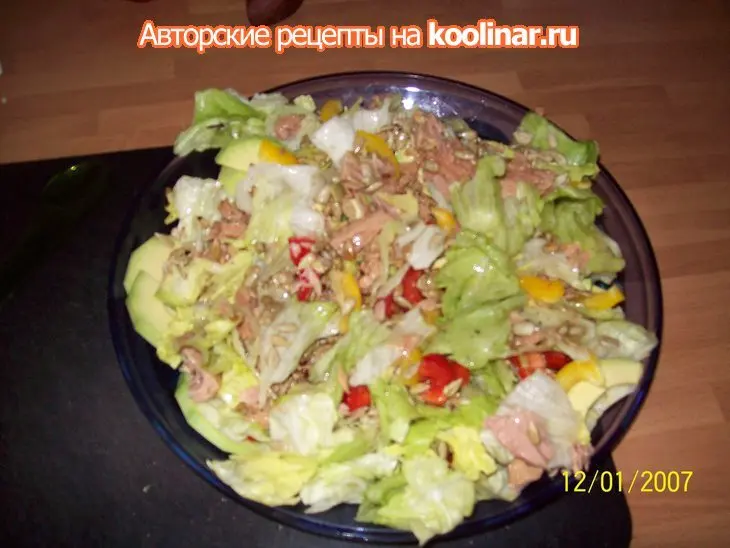 Салат с авокадо и тунцом.: шаг 8