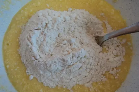 Сырники с клубникой.: шаг 2