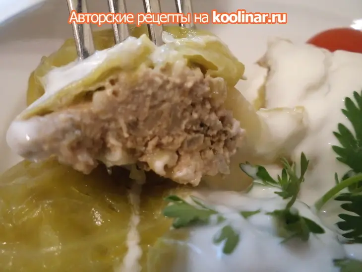 Голубцы из молодой капусты, в легком овощном бульоне с сельдереем и чесноком!: шаг 4