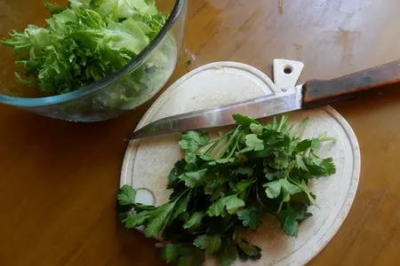 Салат с красной рыбой и сыром: шаг 1