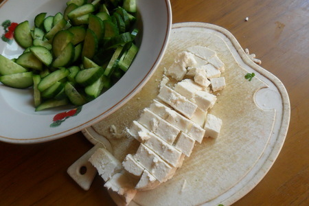 Салат с красной рыбой и сыром: шаг 2