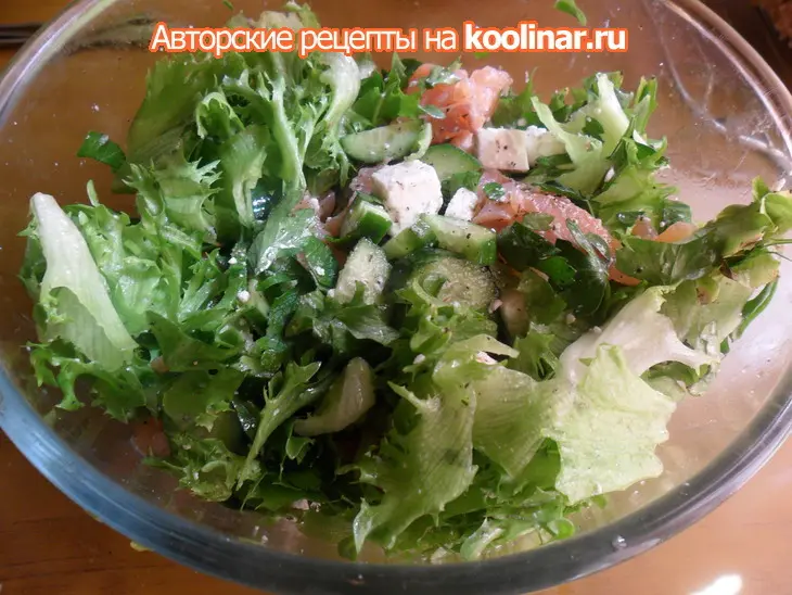 Салат с красной рыбой и сыром: шаг 4