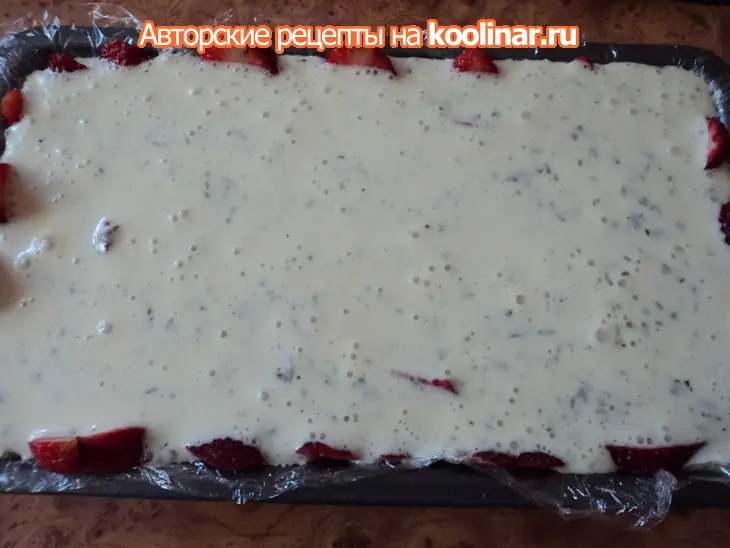 Пирожное шоколадное с мятой и клубникой.: шаг 6