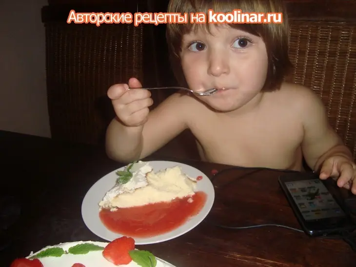 Чизкейкчик с клубничным соусом "для тех, кому нечего терять": шаг 4