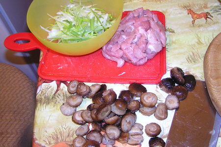 Лапша рисовая с грибами китайскими или свинина с шиитаке по-читински: шаг 1