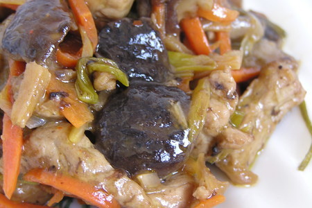 Лапша рисовая с грибами китайскими или свинина с шиитаке по-читински: шаг 3